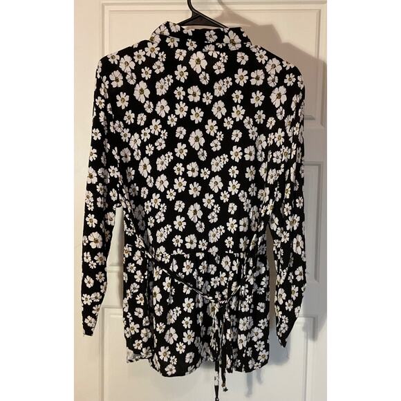 No Boundries Black White Daisy Print Long Sleeve Button Tie Pelum Waist Top 2XL - Picture 3 of 7